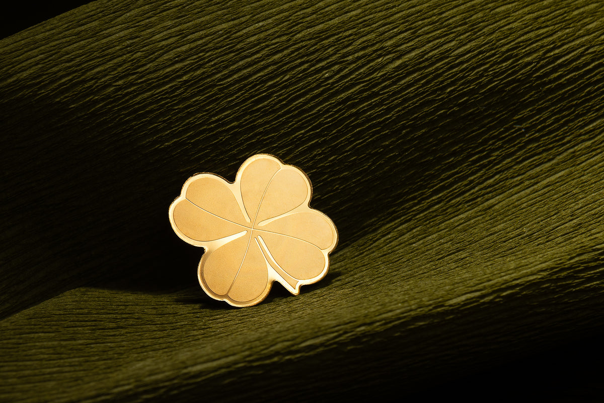 2027 Cook Islands Golden Highlights Clover 0.5g Gold Coin - Display Box