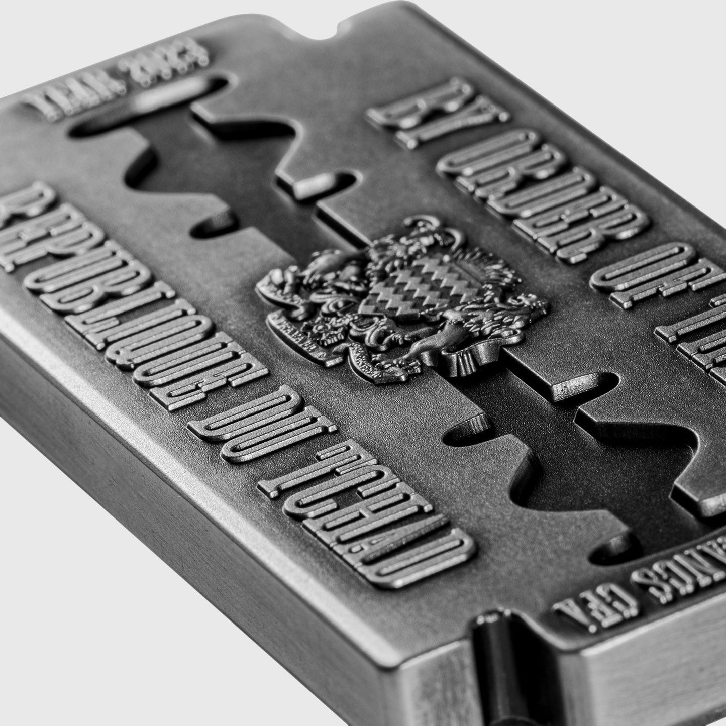 In Stock! RARE ERROR 2023 Chad Peaky Blinders Razor Blade 1 oz .999 Silver Coin w/Copper Core