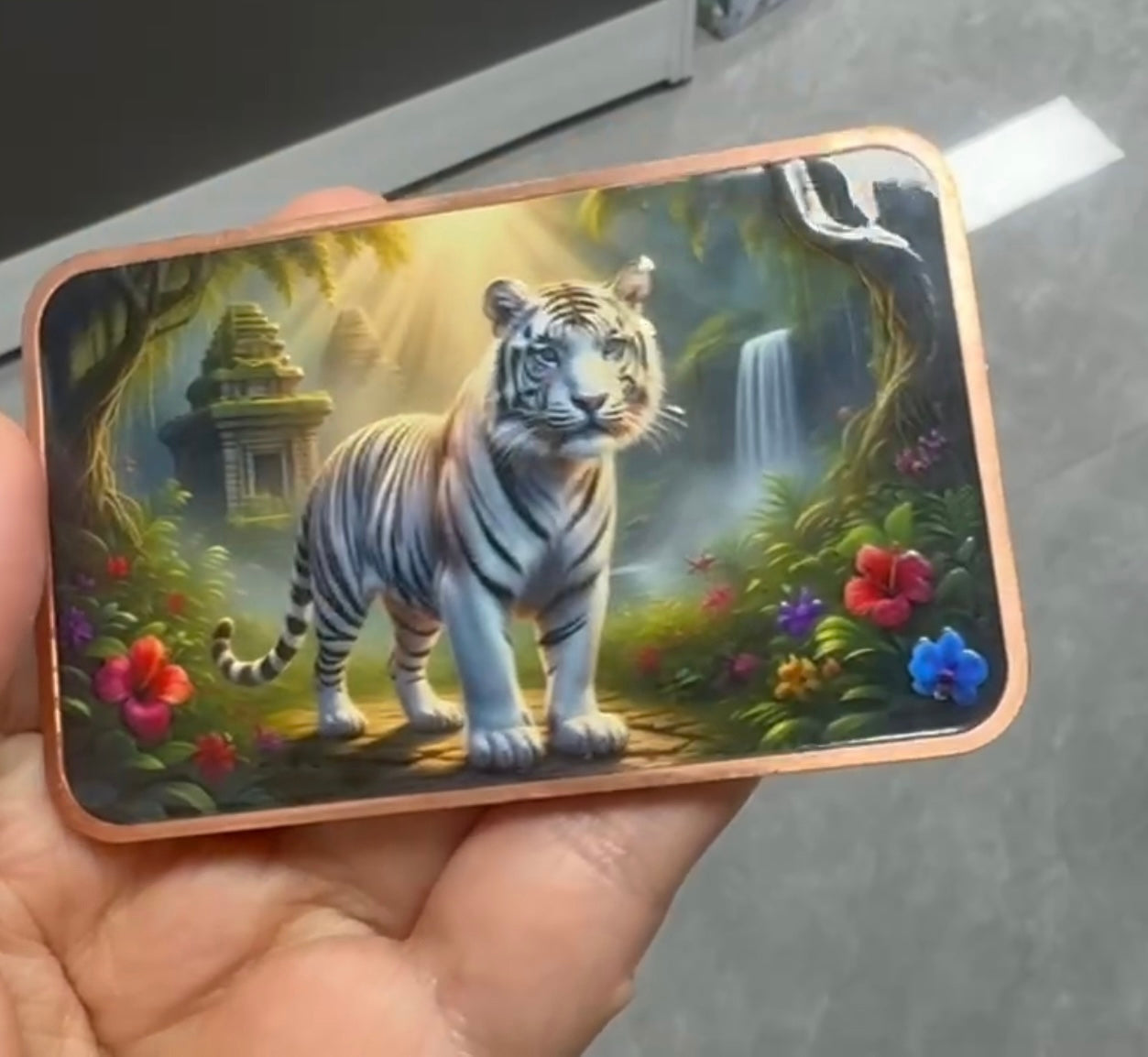 In Stock! 5oz Copper White Tiger WITH CAPSULE