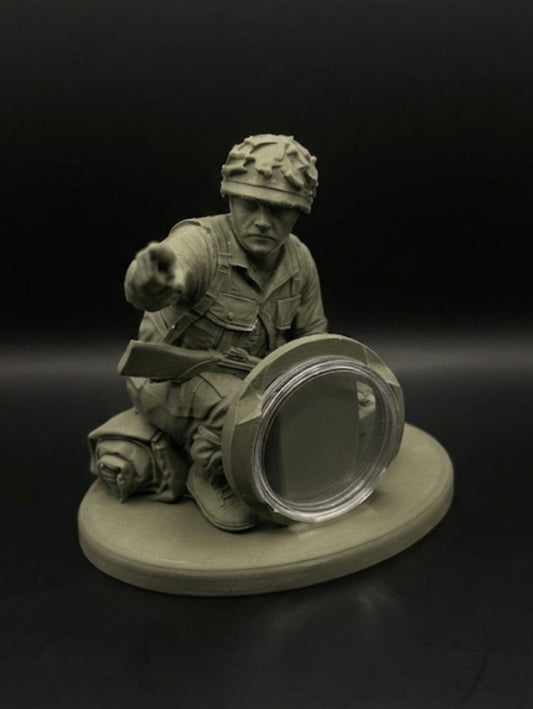 ARMY MAN COIN HOLDER STATUE! RADIO MAN DESIGN.