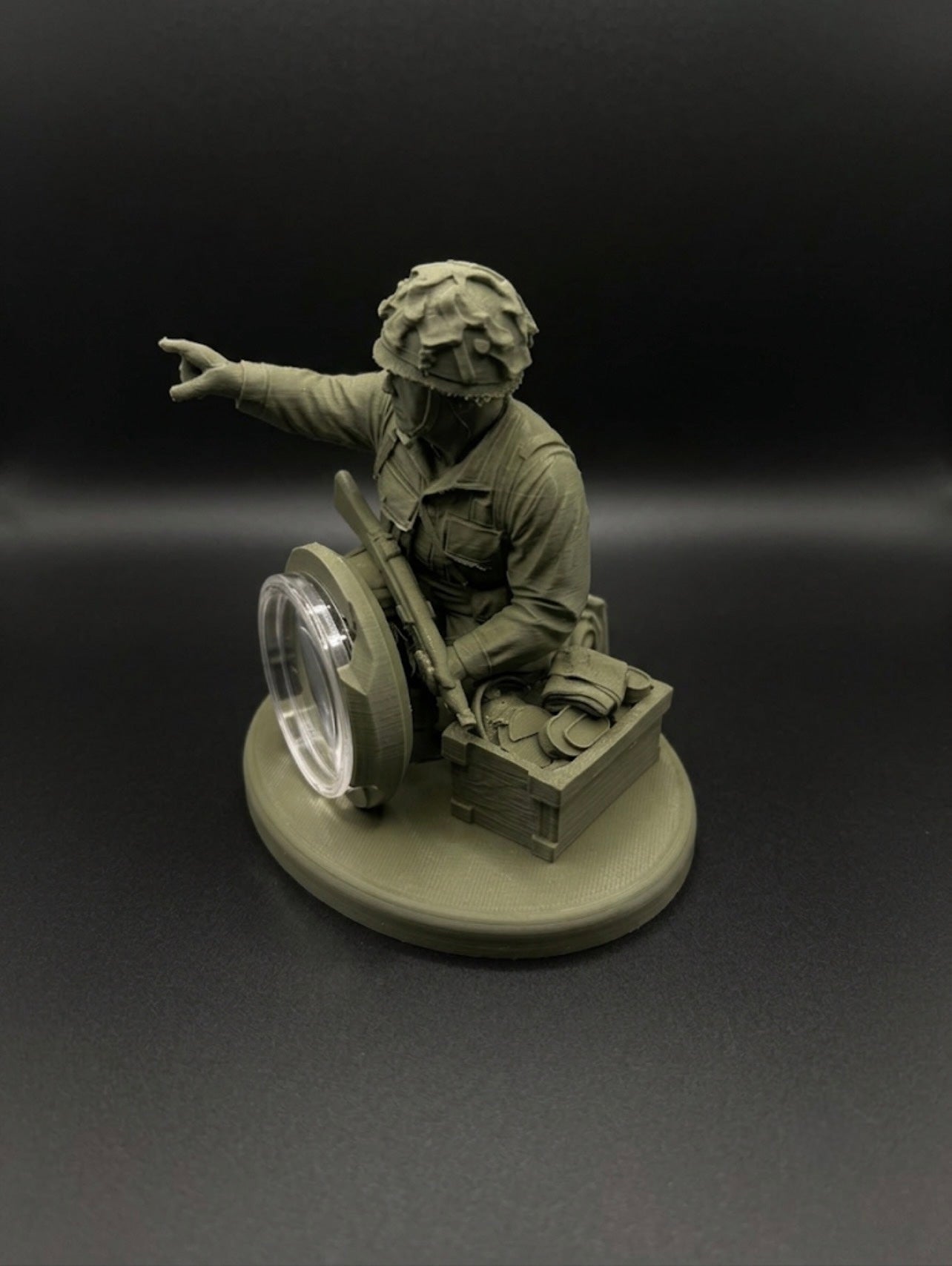 ARMY MAN COIN HOLDER STATUE! RADIO MAN DESIGN.